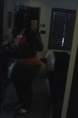 Réveillée, le corps en feu Samira - rencontre-Milf-Marseille