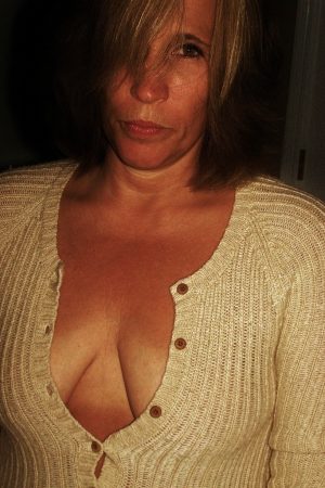 Clara - rencontre-Milf-Toulon