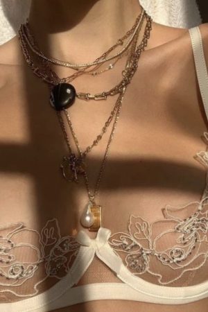 Printemps chaud Elise - rencontre-Teen-Tours