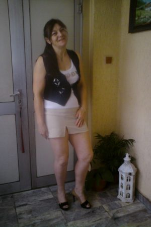 Clara, 48 ans, en quête d’aventures Clara - rencontre-Cougar-Poitiers
