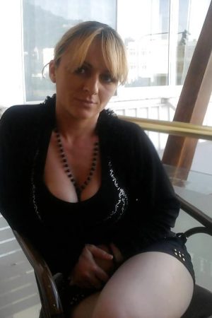 Clara - rencontre-Naturiste-Istres