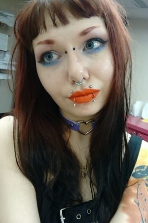 Plus d’ennuis et de drama Nina - rencontre-Teen-Charleville-Mézières