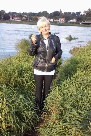 À 48 ans, je découvre que j’aime toujours les blondes Élodie - rencontre-MILF-Wattrelos
