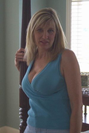 Un moment de pure débauche ? Mélina - rencontre-Milf-Boulogne-sur-Mer
