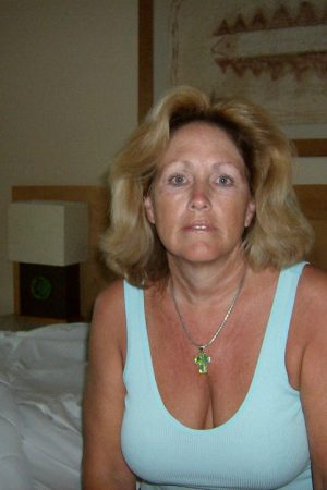 Nina - rencontre-Cougar-Nîmes