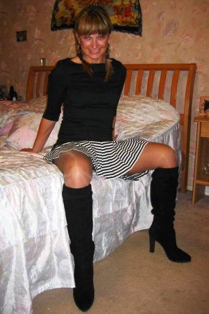 Chaud bouillant Maëva - rencontre-Milf-Saint-Raphaël